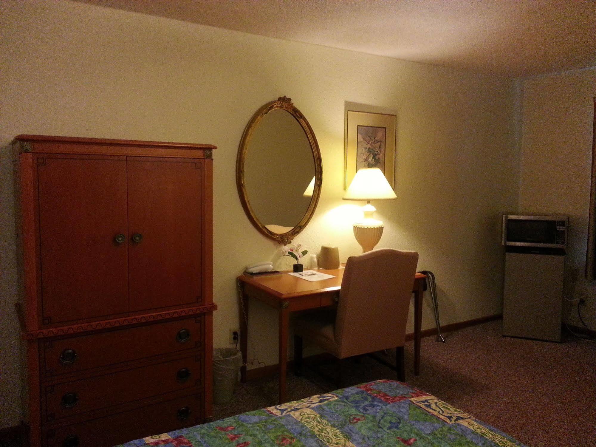 Best Budget Inn Картаж Экстерьер фото